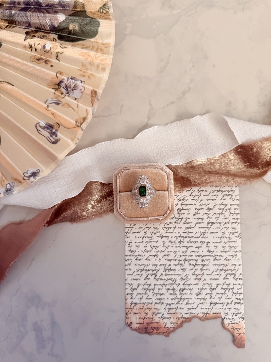 Art Déco Carta, Anillo Navette, Caja Esmeralda