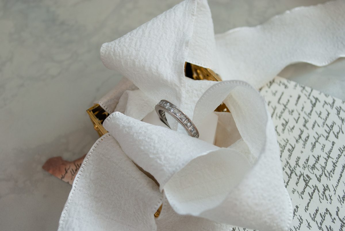 Halo & Tricillo, Par de Anillos, Caja Verde